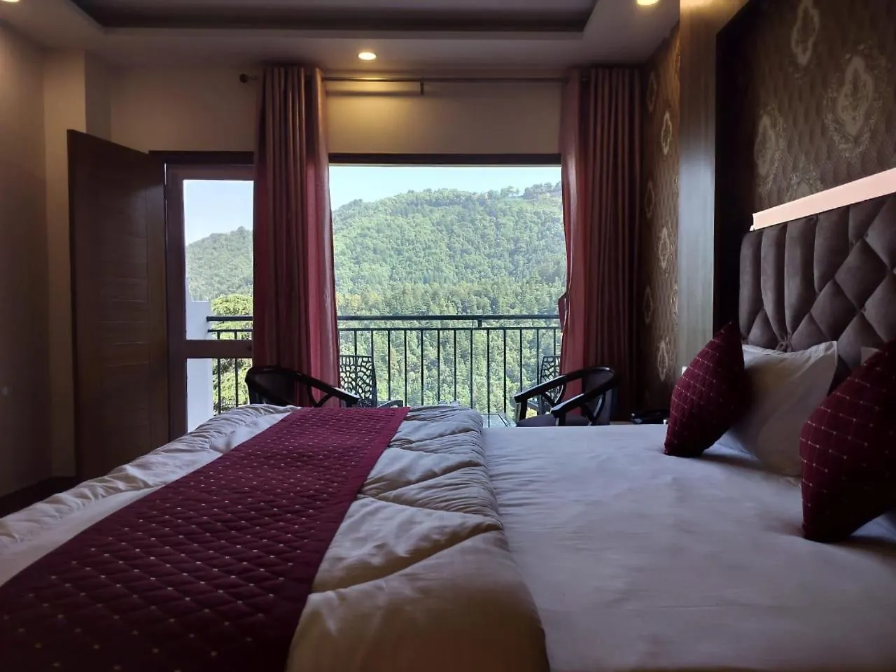 Summer Hill Resort Chail Hotel
